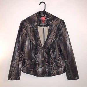 Women’s Blazer. Size Petite Medium, Brand: V Christina. Black snakeskin print